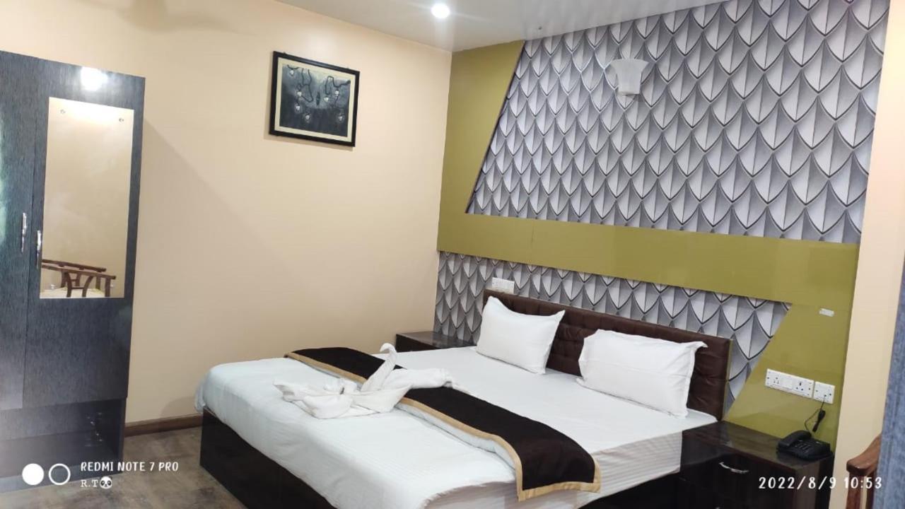 Hotel Maa International Alipur Duar Екстер'єр фото