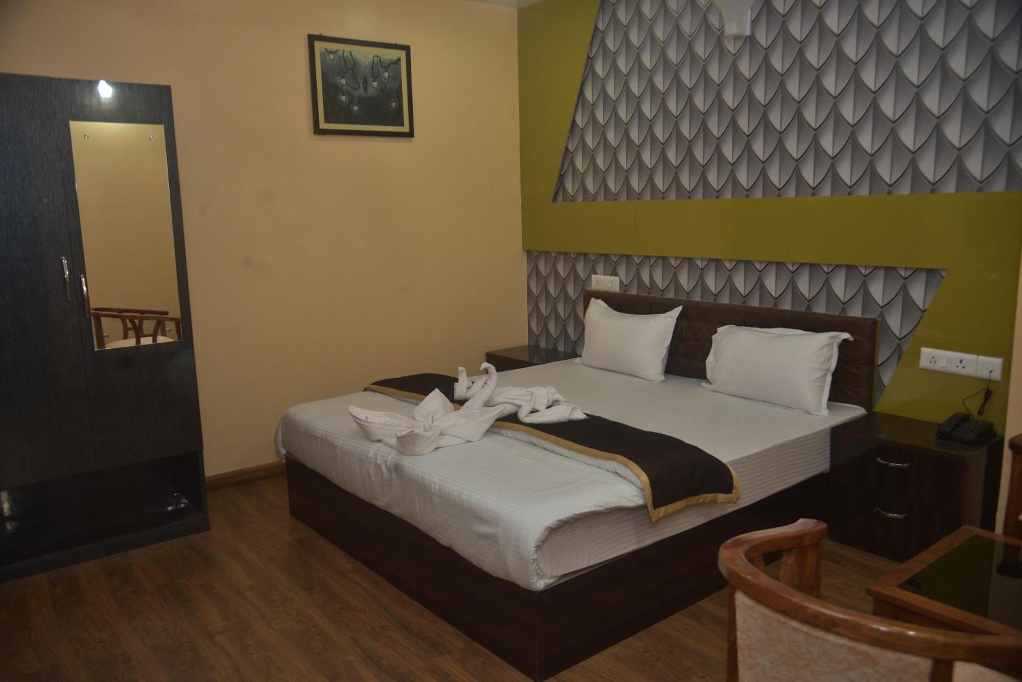 Hotel Maa International Alipur Duar Екстер'єр фото